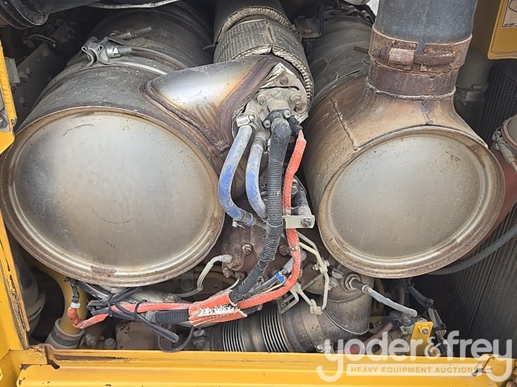 2019-caterpillar-d6-lgp-image-74