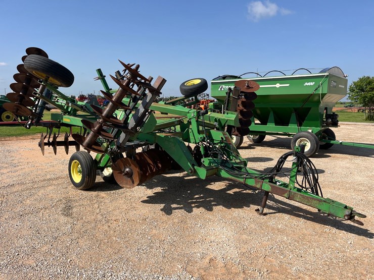 2000-john-deere-637-image-4