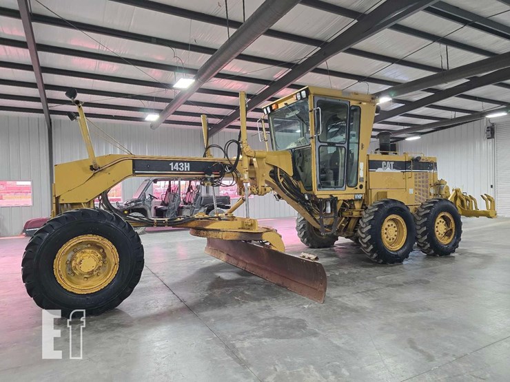 1997-caterpillar-143h-image-1