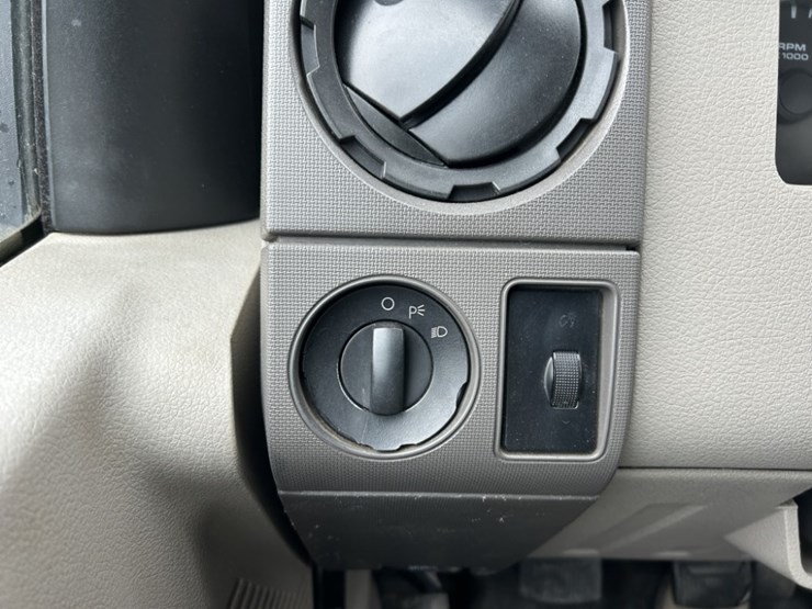 2008-ford-f450-xl-sd-image-28