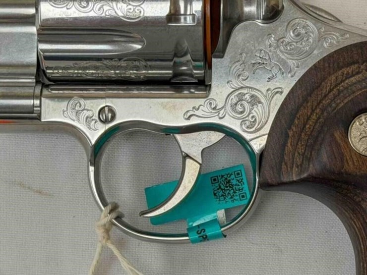 sig-sauer-pistol-image-6