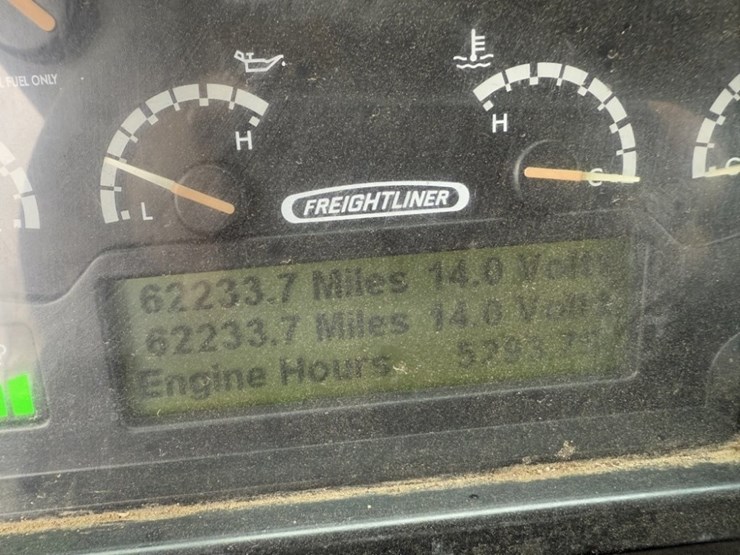 2014-freightliner-mt45-image-26