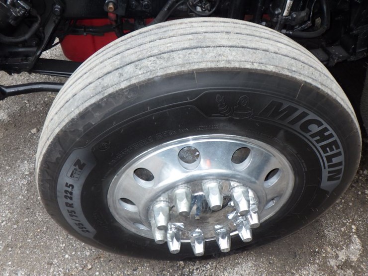 2016-kenworth-t800-image-24