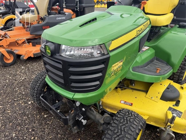 2017-john-deere-x738-image-5