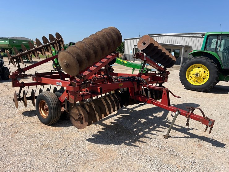 case-ih-3800-image-6