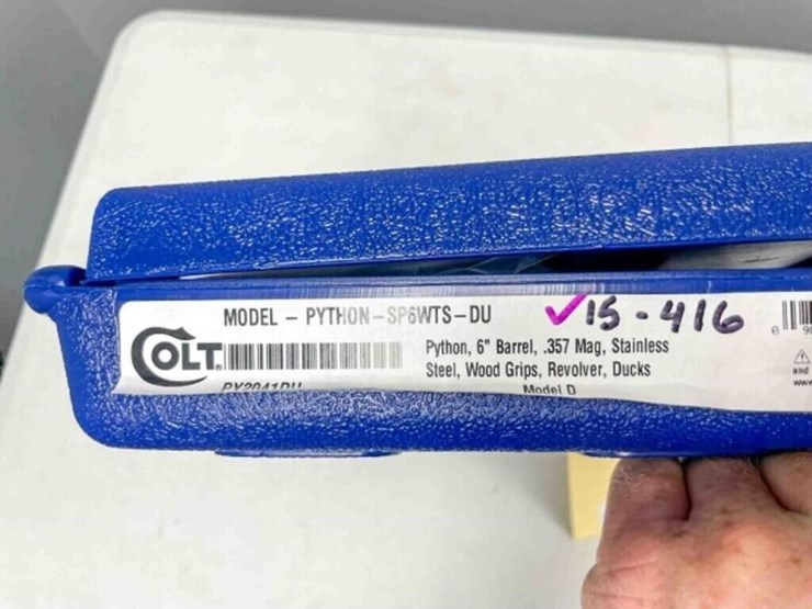 colt-revolver-image-21