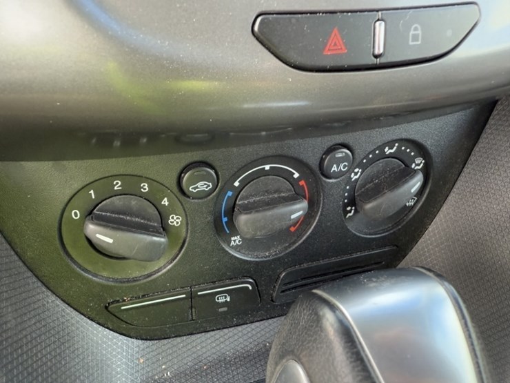 2016-ford-transit-connect-image-29