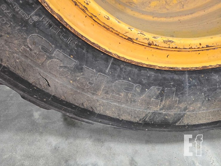 2004-volvo-g740b-image-32