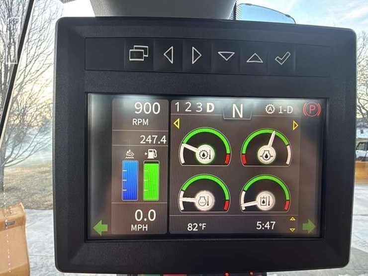 2024-deere-624-p-tier-image-10