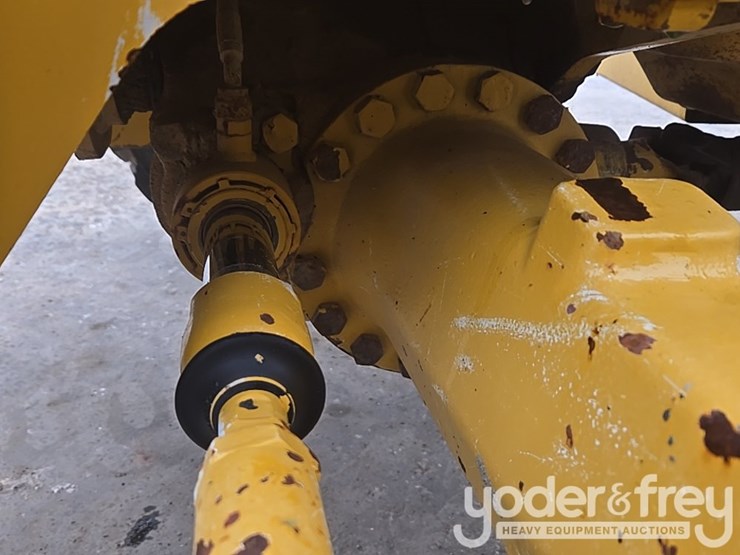 2018-deere-310l-image-33