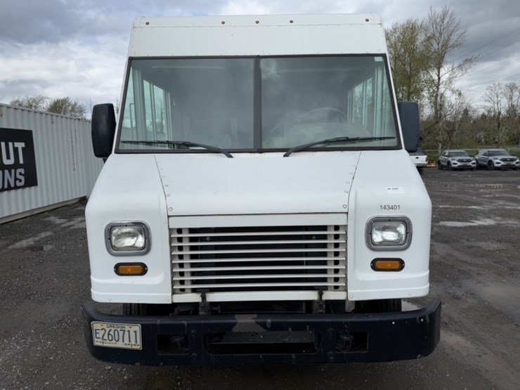 2014-freightliner-mt45-image-8