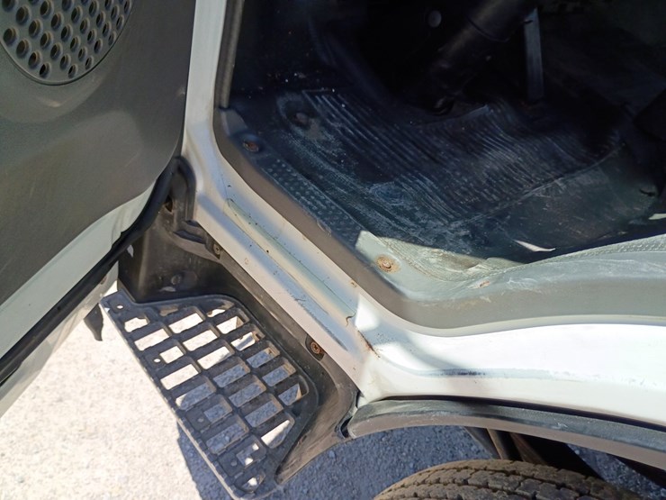 2000-gmc-w3500-image-30