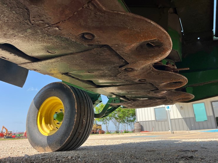 2023-john-deere-c400-image-11