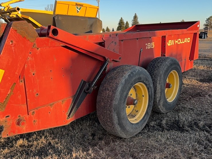 new-holland-195-image-39