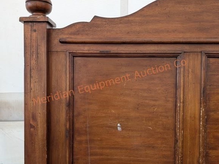 rustic-style-queen-bed-frame-image-6