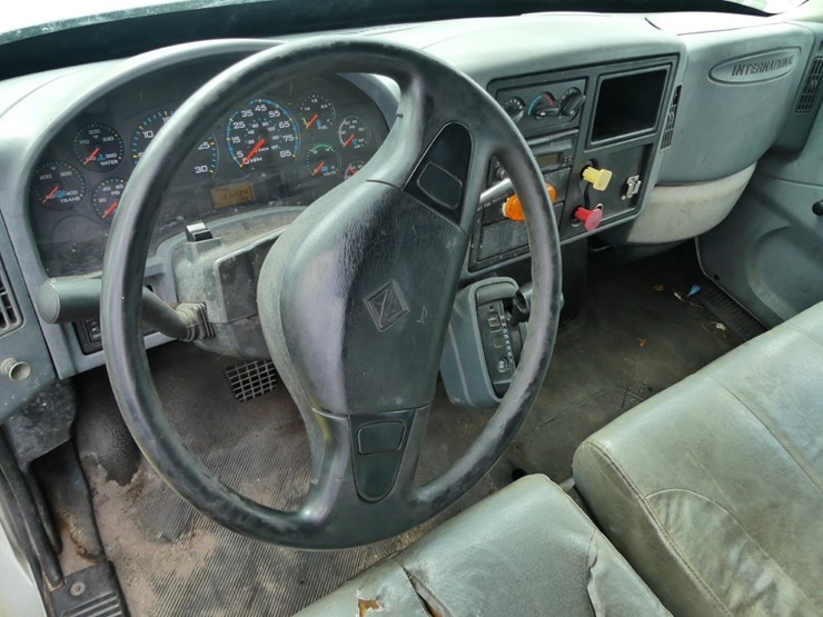 2003-international-4400-image-12