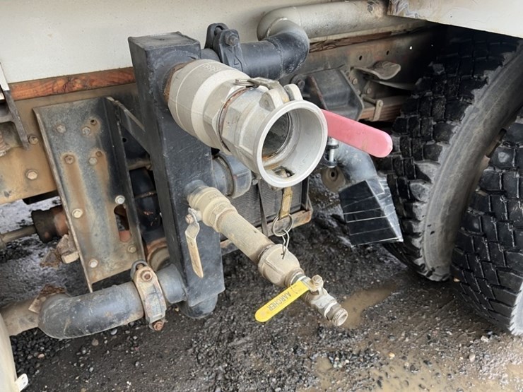 1995-ford-l9000-image-21