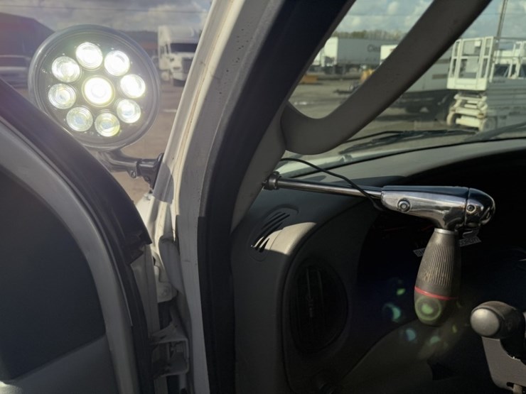 2007-ford-e350-image-31