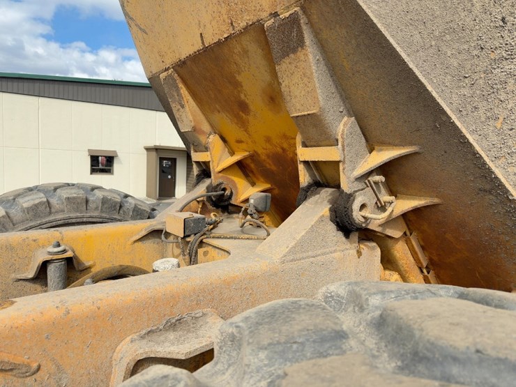 2003-volvo-a40d-image-31