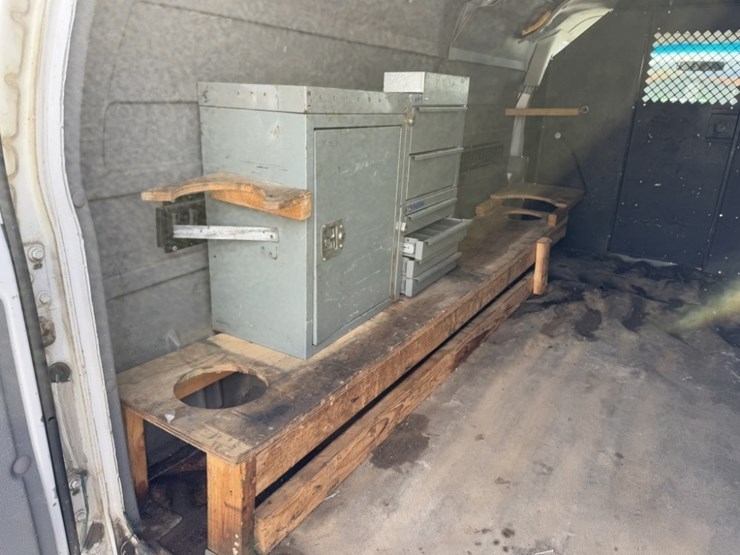 2005-ford-e150-image-21