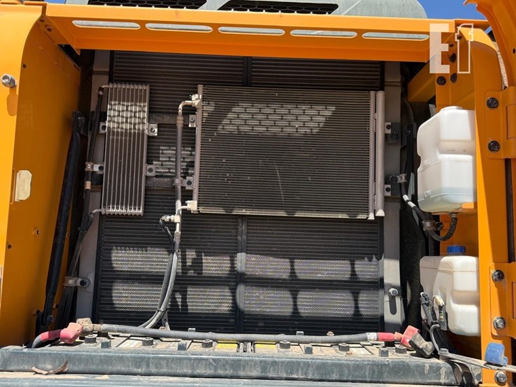 2017-hyundai-hx300l-image-30