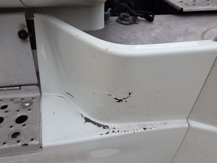 2017-freightliner-cascadia-125-image-14