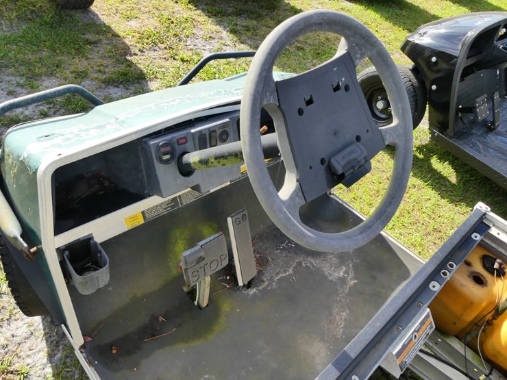 club-car-carryall-252-image-11