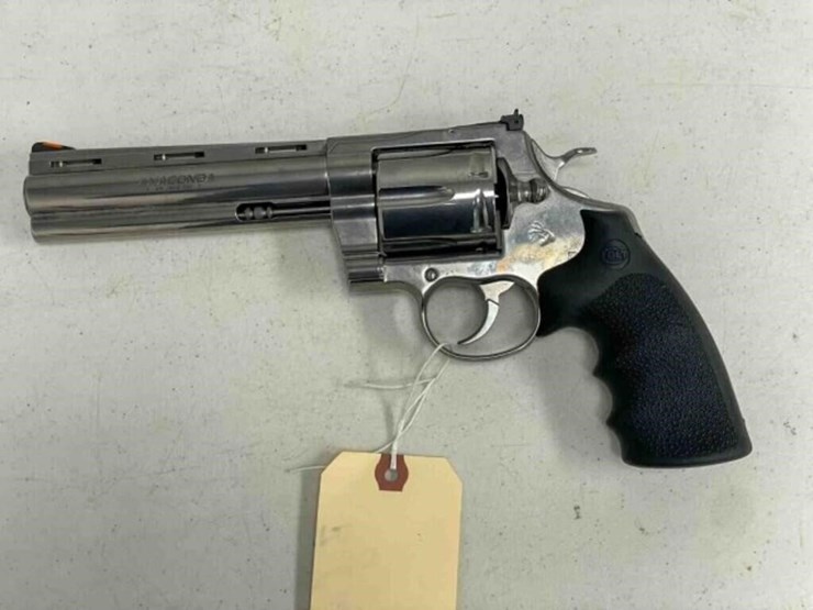 colt-revolver-image-1