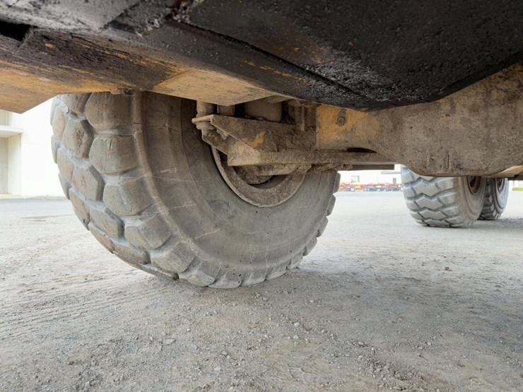 2003-volvo-a40d-image-14