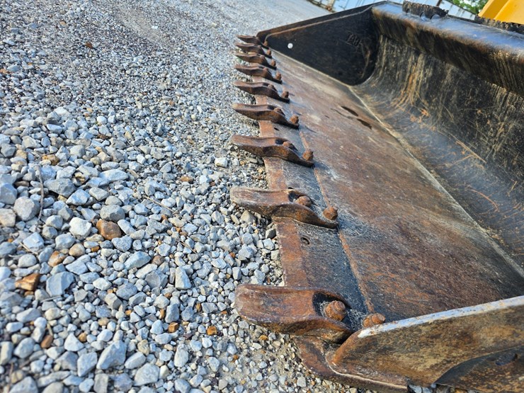 2023-caterpillar-299d3-xe-image-28