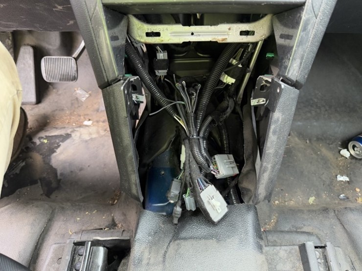 2018-ford-explorer-image-32