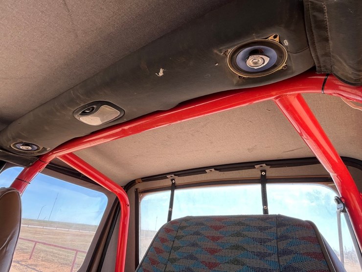 1995-jeep-wrangler-image-15