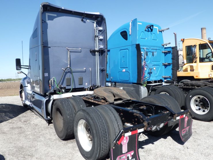 2020-kenworth-t680-image-16