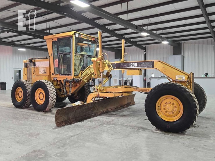 1995-caterpillar-120h-image-2