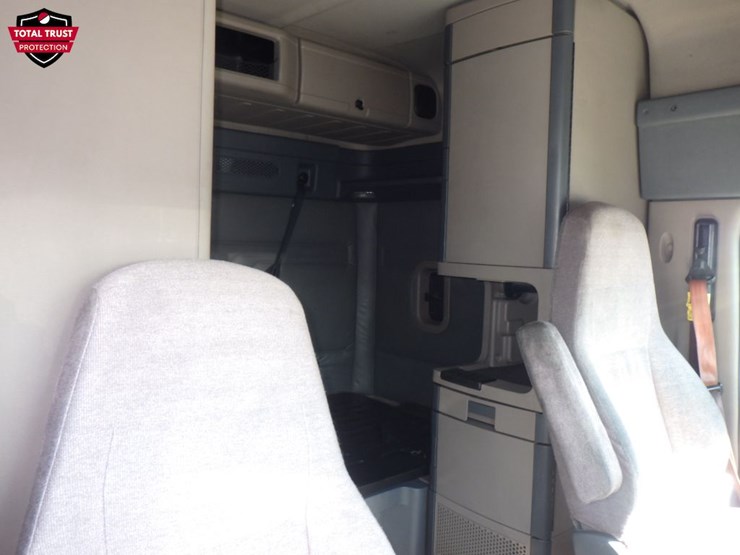 2019-freightliner-cascadia-125-image-4