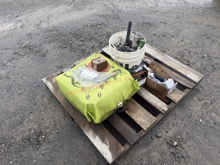 pallet-asst.-shop-&-farm-supplies-image-4