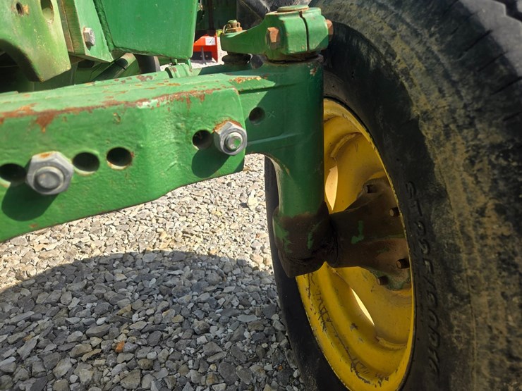 john-deere-2155-image-40