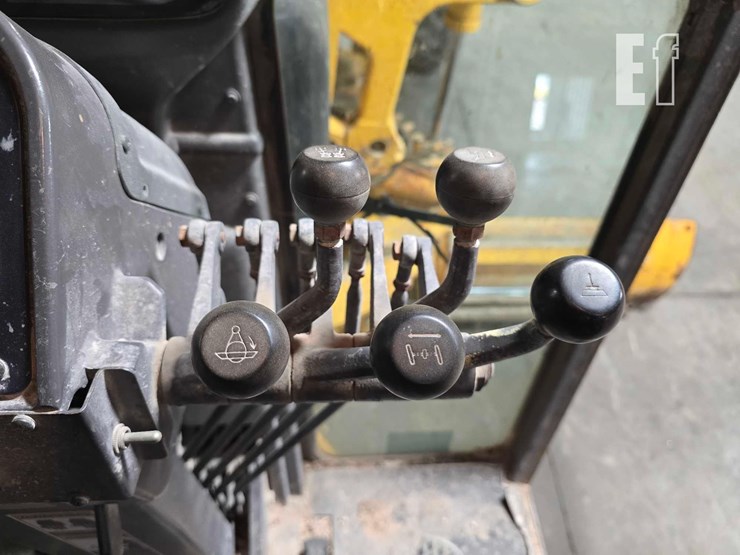 2004-volvo-g740b-image-15