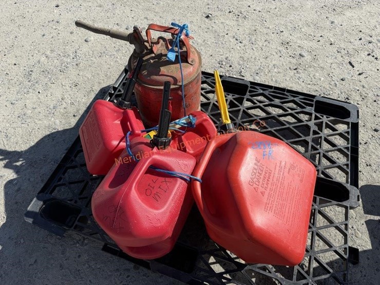 gas-can-lot-image-1