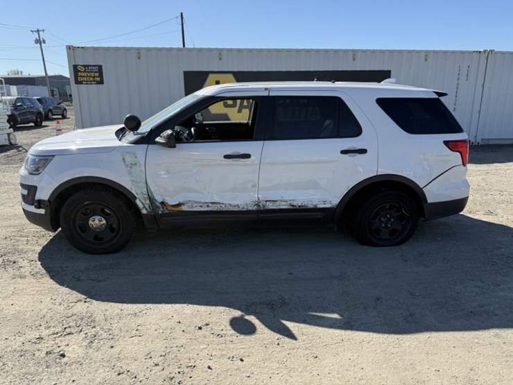 2017-ford-explorer-image-7