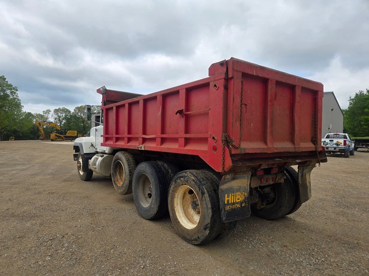 2001-mack-rd688s-image-12