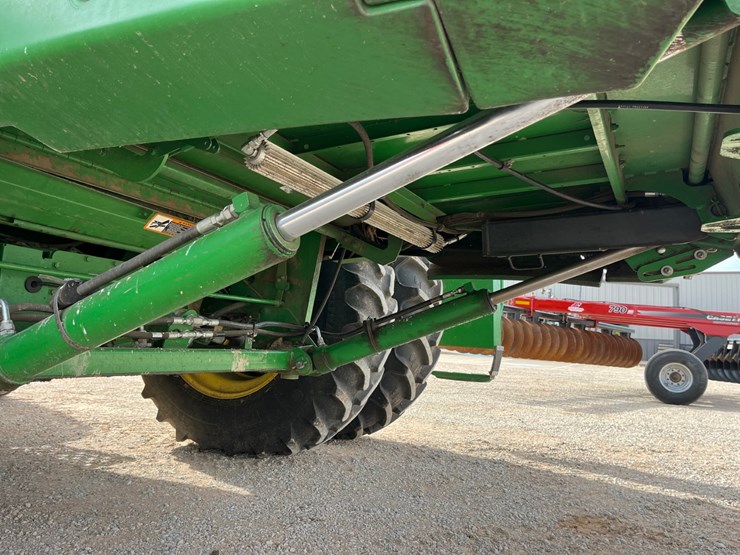 2013-john-deere-s670-image-12