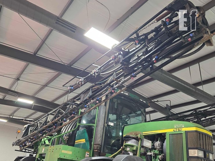2000-john-deere-4710-image-22