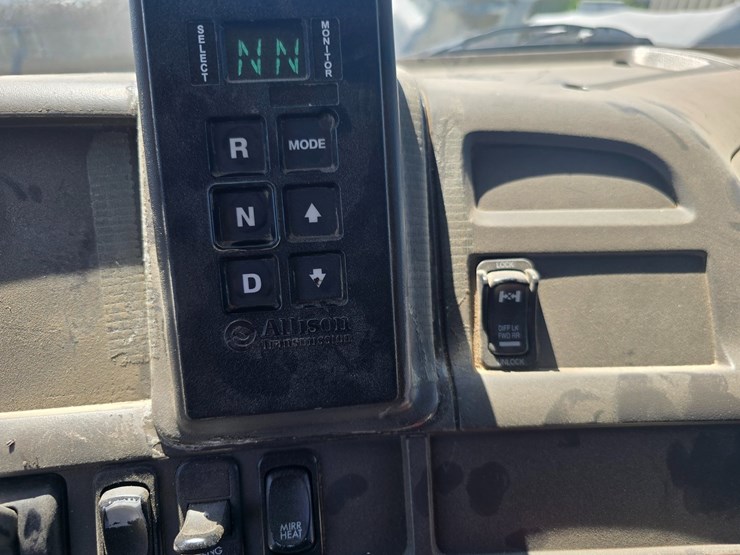 2009-sterling-acterra-image-86