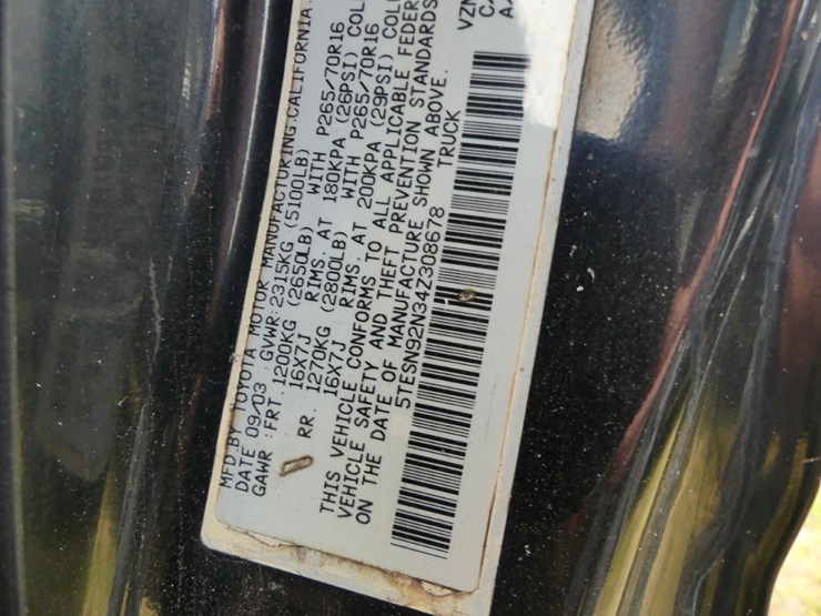 2004-toyota-tacoma-sr5-image-14