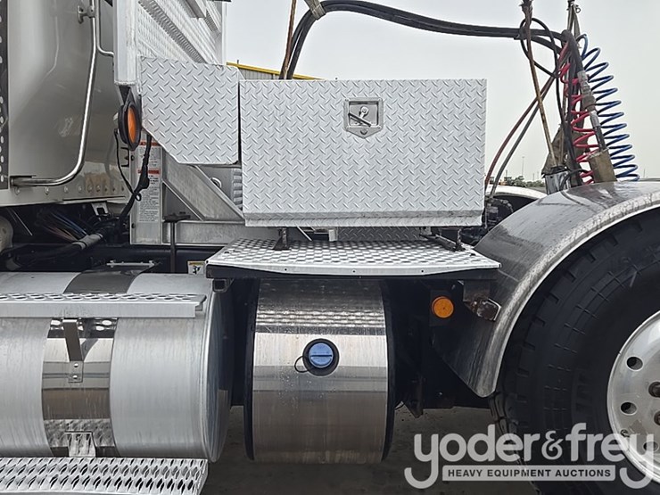 2014-kenworth-t800-image-75