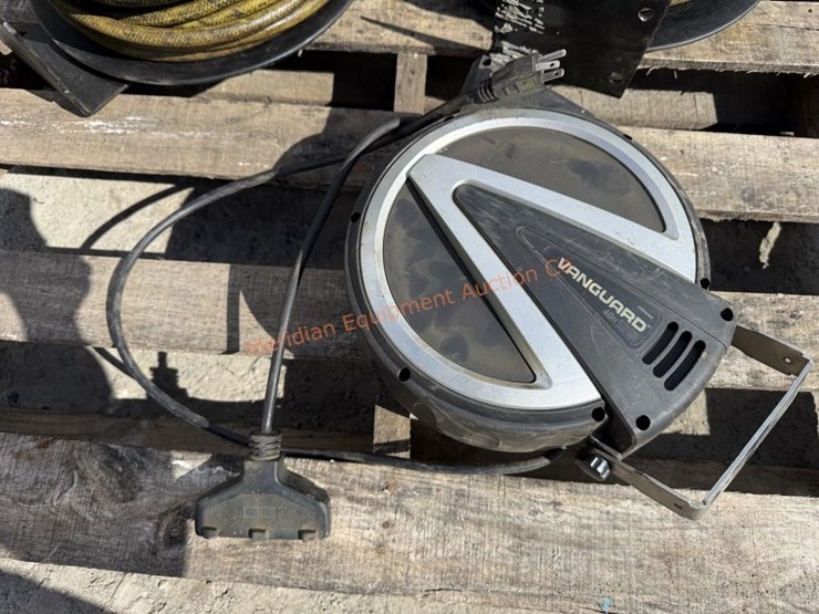 ~50'-retractable-air-hoses-&-electrical-cord-reel-image-5