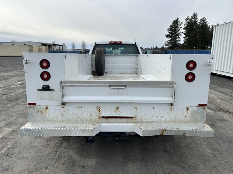 2015-chevrolet-silverado-3500-image-4