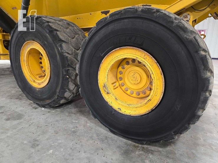 2021-deere-260e-image-29