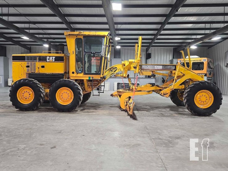 2004-caterpillar-120h-image-6